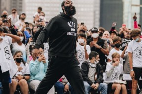 九游体育app-摩纳哥训练开放日；赛前远射贴柱引欢呼；NBA常规赛在即；临场指挥获称赞(里昂vs摩纳哥比赛结果)