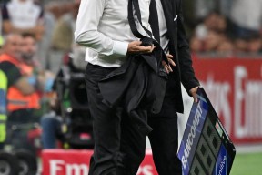 9体育-意甲集结日走向成谜，圣安东尼奥马刺队长鼓劲，媒体盛赞，赛程密集仍需轮换的简单介绍